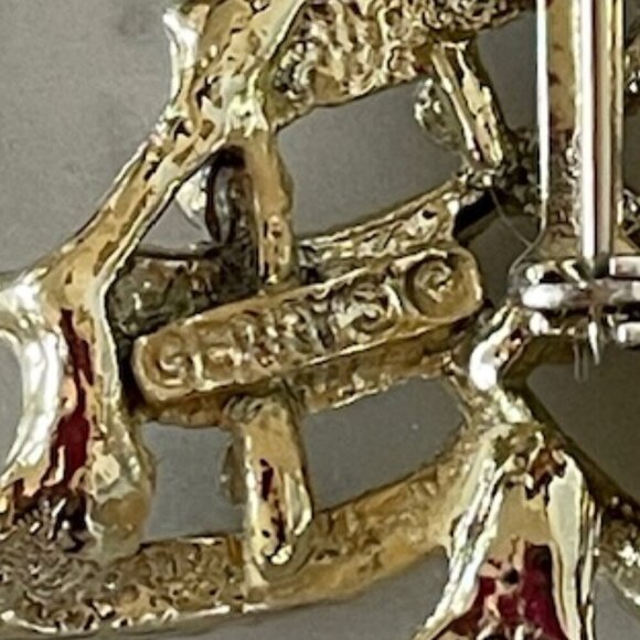 GERRY'S Vintage Gold Tone Rhinestone Christmas Tree Brooch Pin - Picture 8 of 13